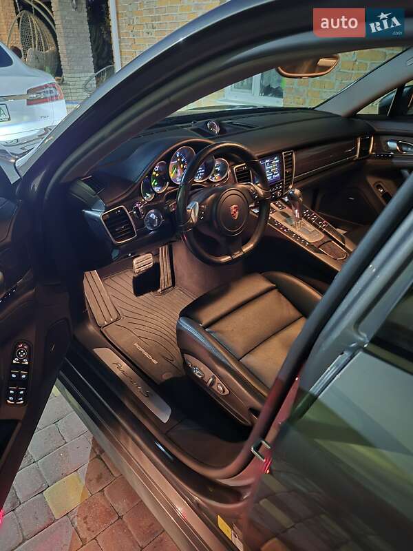 Фастбэк Porsche Panamera 2015 в Виннице фото 6 Фастбэк Porsche Panamera 2015 в Виннице
