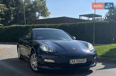 Фастбэк Porsche Panamera 2012 в Киеве