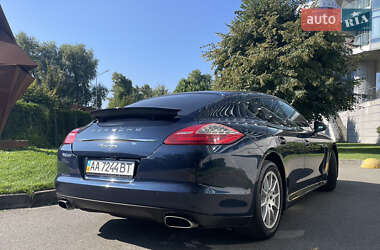Фастбэк Porsche Panamera 2012 в 