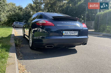 Фастбэк Porsche Panamera 2012 в 