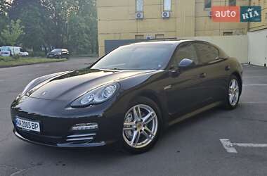 Фастбэк Porsche Panamera 2011 в 