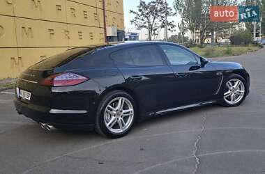 Фастбэк Porsche Panamera 2011 в 