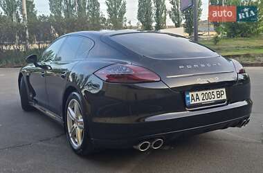 Фастбэк Porsche Panamera 2011 в 