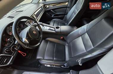 Фастбэк Porsche Panamera 2011 в 