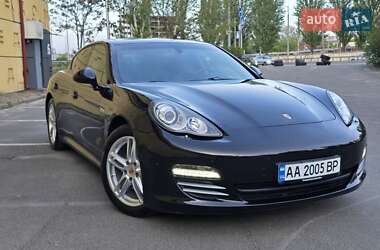 Фастбэк Porsche Panamera 2011 в 
