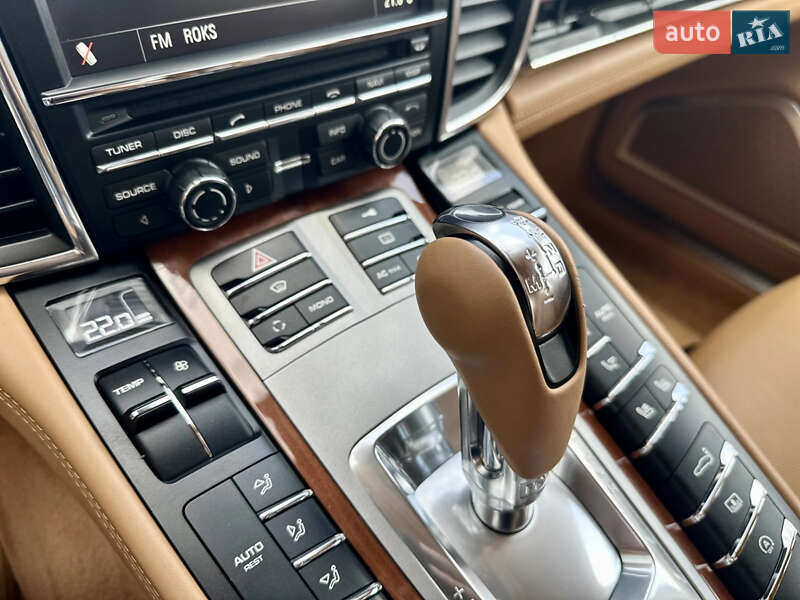 Фастбек Porsche Panamera 2010 в Києві
