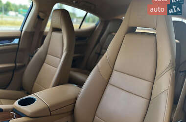 Фастбек Porsche Panamera 2010 в 