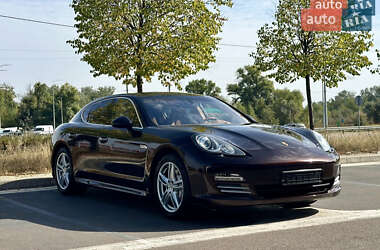 Фастбек Porsche Panamera 2010 в 