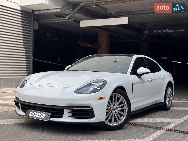 Фастбэк Porsche Panamera 2019 в 