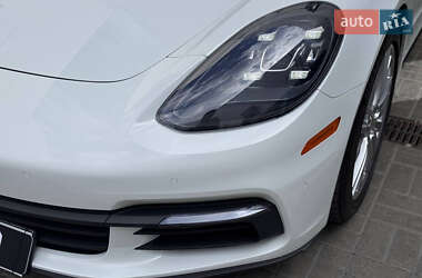 Фастбэк Porsche Panamera 2019 в 
