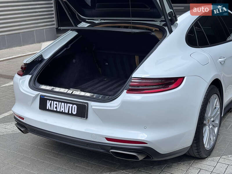 Фастбэк Porsche Panamera 2019 в Киеве фото 20 Фастбэк Porsche Panamera 2019 в Киеве