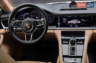 Фастбэк Porsche Panamera 2019 в 