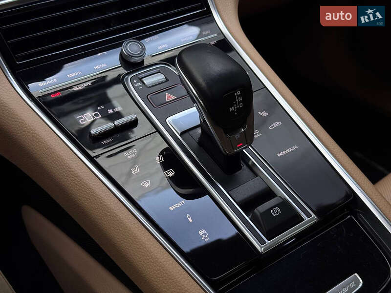 Фастбэк Porsche Panamera 2019 в Киеве фото 33 Фастбэк Porsche Panamera 2019 в Киеве