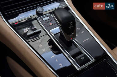 Фастбэк Porsche Panamera 2019 в 