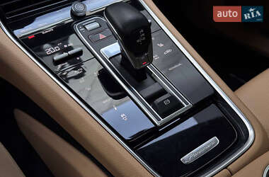 Фастбэк Porsche Panamera 2019 в 
