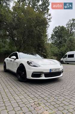 Фастбэк Porsche Panamera 2017 в Львове
