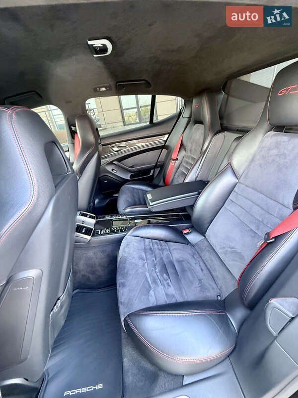 Фастбэк Porsche Panamera 2012 в Киеве