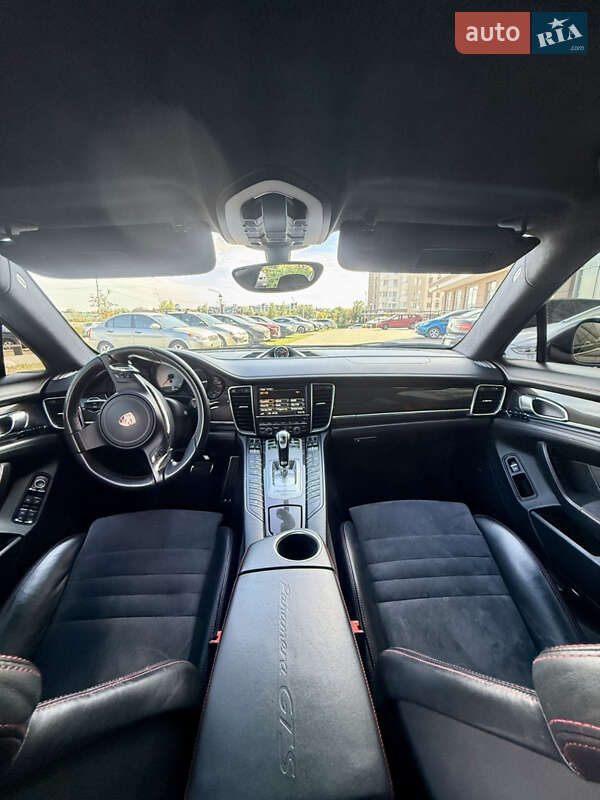 Фастбэк Porsche Panamera 2012 в Киеве