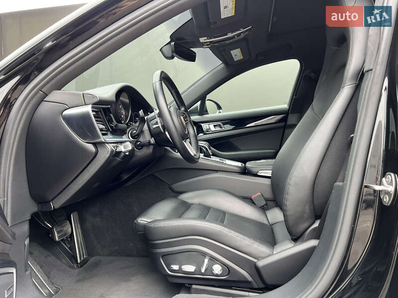 Фастбэк Porsche Panamera 2017 в Львове