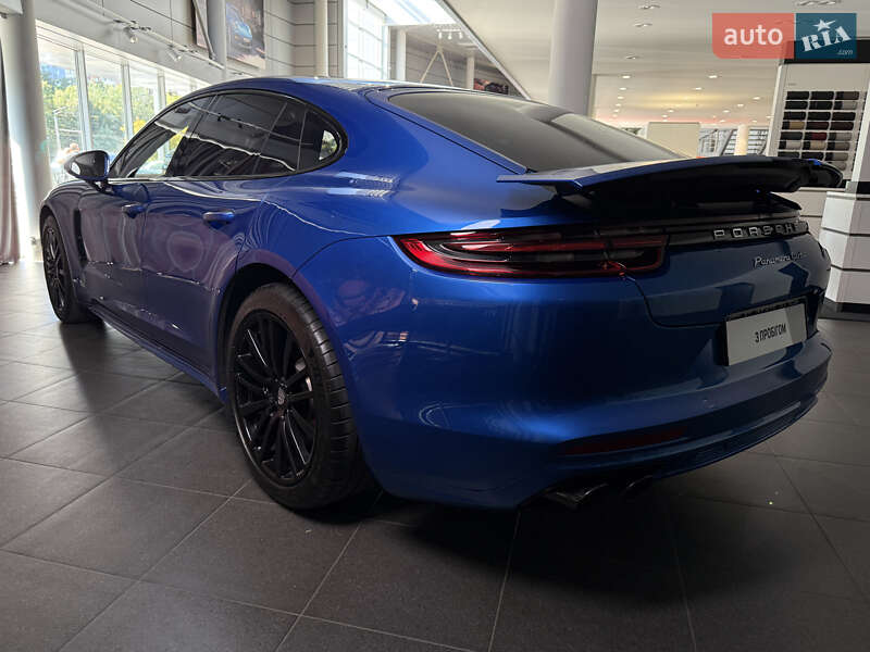 Фастбэк Porsche Panamera 2018 в Днепре