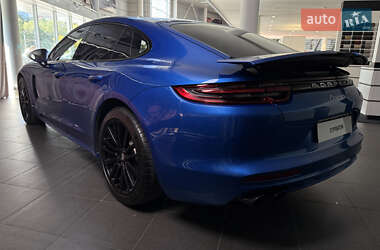 Фастбэк Porsche Panamera 2018 в 
