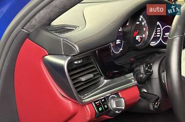 Фастбэк Porsche Panamera 2018 в 