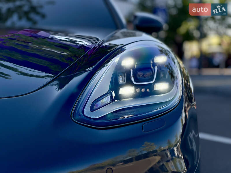 Фастбэк Porsche Panamera 2018 в Киеве фото 7 Фастбэк Porsche Panamera 2018 в Киеве