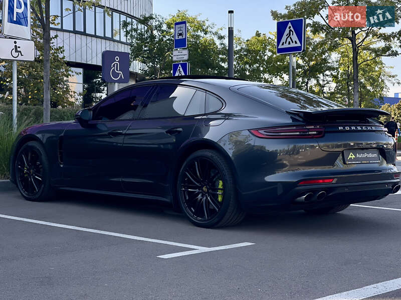 Фастбэк Porsche Panamera 2018 в Киеве фото 14 Фастбэк Porsche Panamera 2018 в Киеве