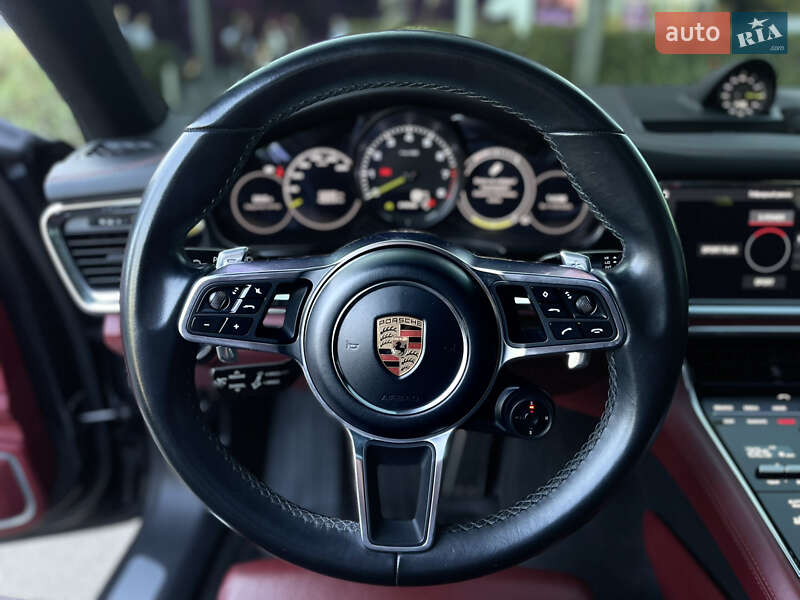 Фастбэк Porsche Panamera 2018 в Киеве фото 23 Фастбэк Porsche Panamera 2018 в Киеве