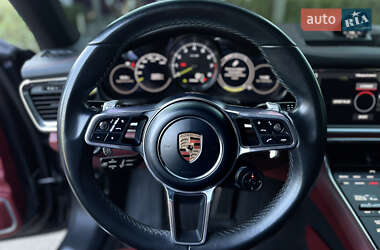 Фастбэк Porsche Panamera 2018 в 