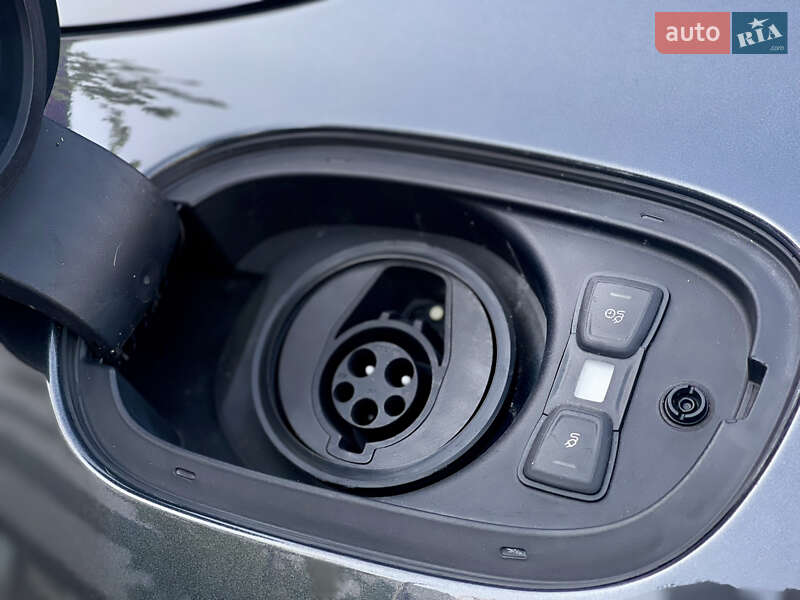 Фастбэк Porsche Panamera 2018 в Киеве фото 53 Фастбэк Porsche Panamera 2018 в Киеве