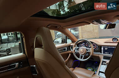 Фастбэк Porsche Panamera 2020 в 