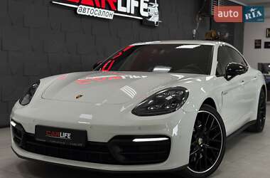 Фастбэк Porsche Panamera 2020 в 