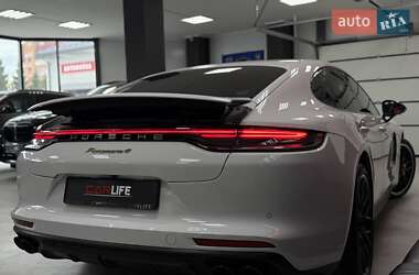 Фастбэк Porsche Panamera 2020 в 