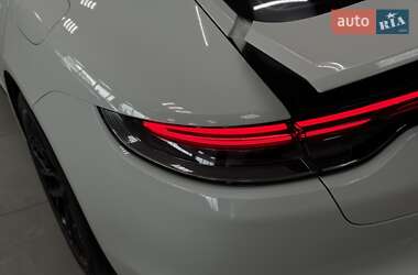Фастбэк Porsche Panamera 2020 в 