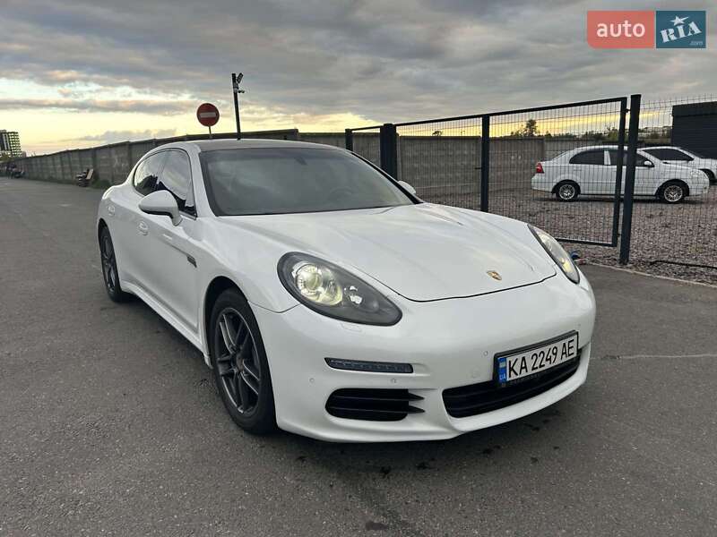 Porsche Panamera 2013
