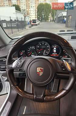 Фастбэк Porsche Panamera 2013 в 