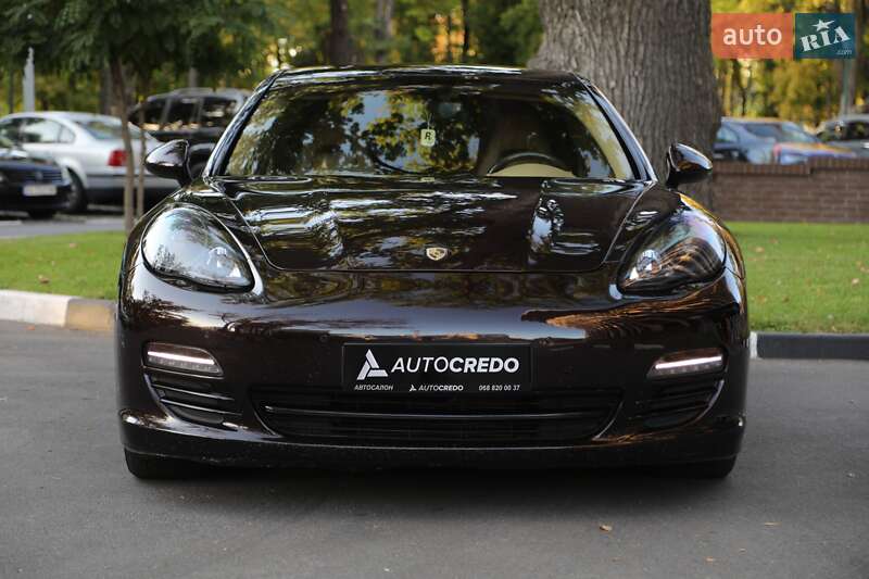 Фастбэк Porsche Panamera 2011 в Харькове