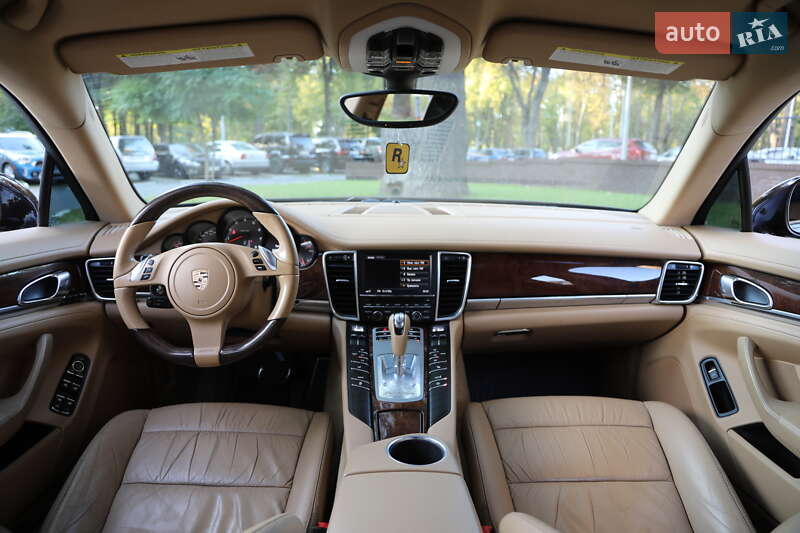 Фастбэк Porsche Panamera 2011 в Харькове