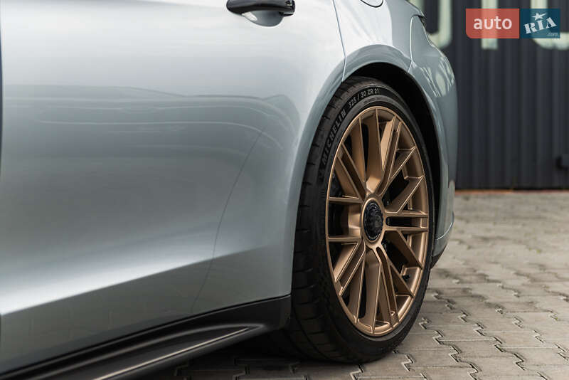 Фастбэк Porsche Panamera 2024 в Мукачево