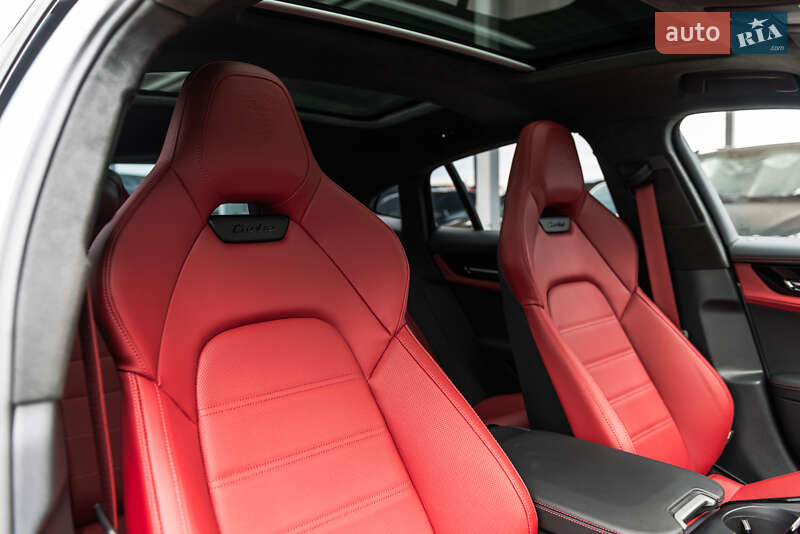 Фастбэк Porsche Panamera 2024 в Мукачево