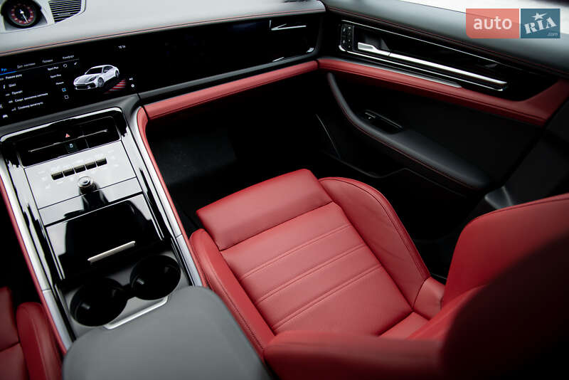 Фастбэк Porsche Panamera 2024 в Мукачево