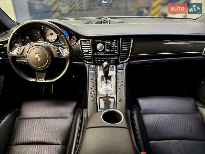 Фастбэк Porsche Panamera 2014 в Харькове
