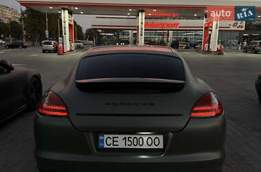 Фастбэк Porsche Panamera 2011 в 