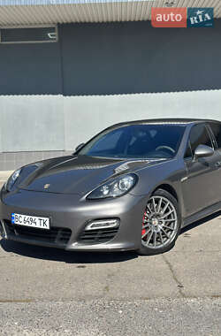 Фастбек Porsche Panamera 2012 в Львові
