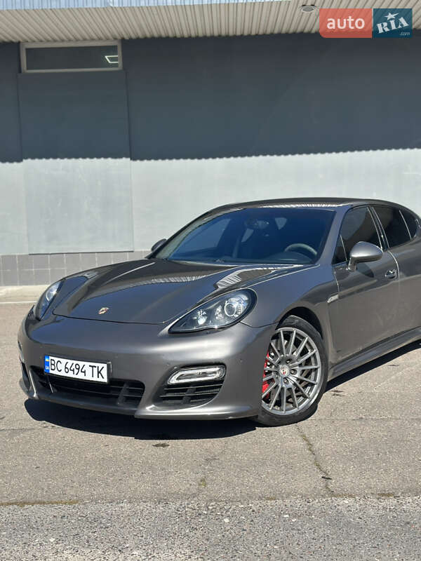 Porsche Panamera 2012
