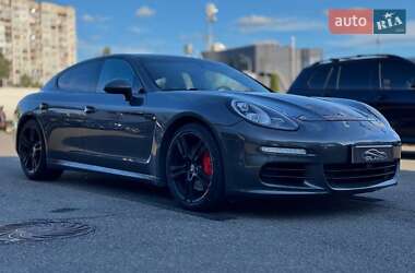 Фастбэк Porsche Panamera 2013 в 