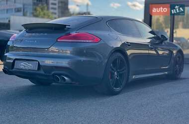 Фастбэк Porsche Panamera 2013 в 