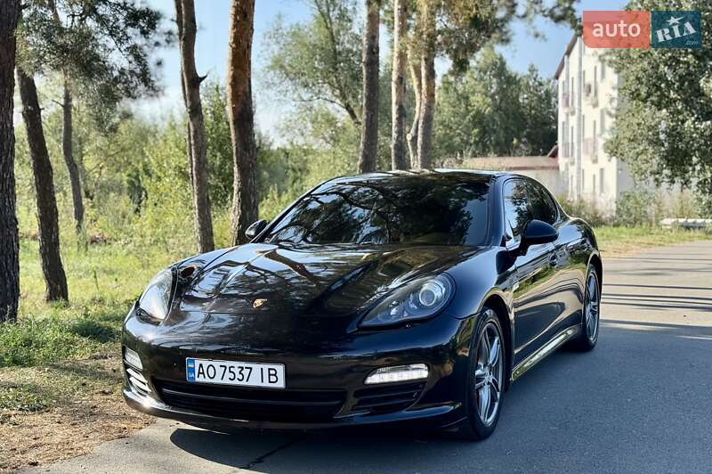 Фастбэк Porsche Panamera 2012 в Киеве