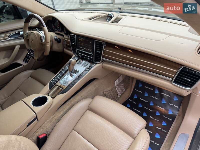 Фастбэк Porsche Panamera 2011 в Ровно